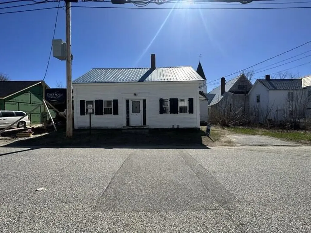 15 Deering Street Norway ME 04268