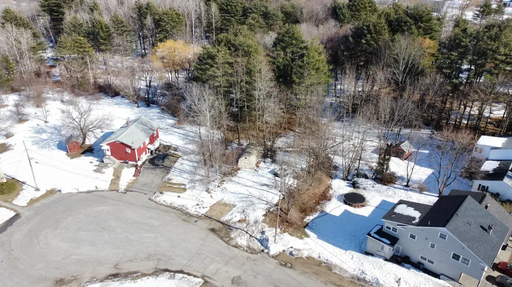 3 Marie Circle Lewiston ME 04240
