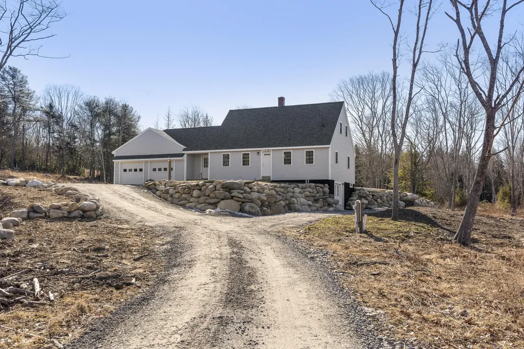 6 Jack's Lane Bristol ME 04554
