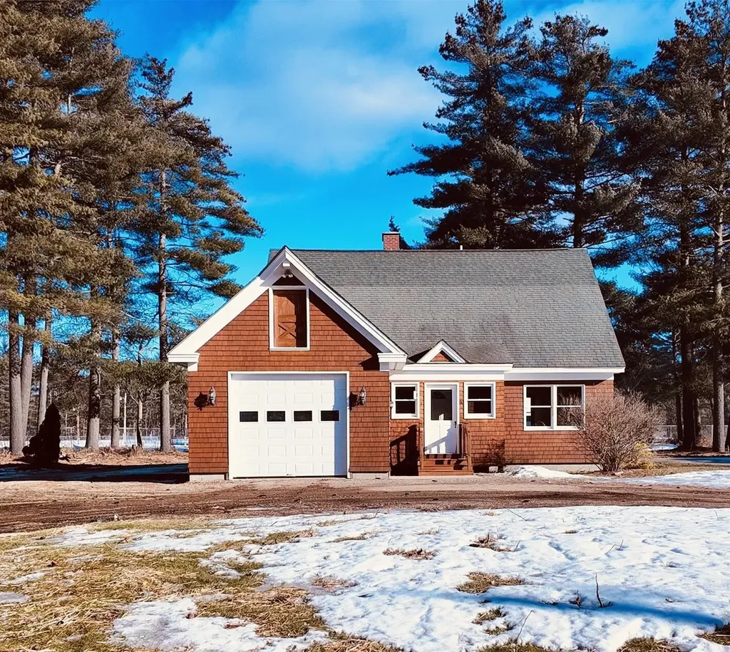 30 Old Pike Road Cornish ME 04020