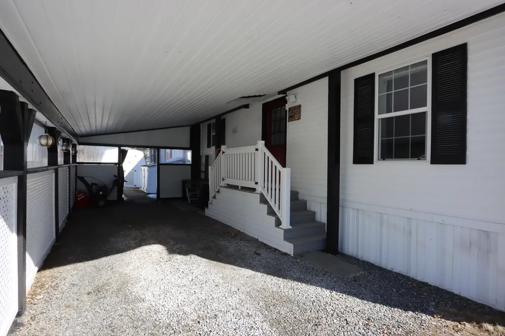 8 Harvest Lane Lewiston ME 04240