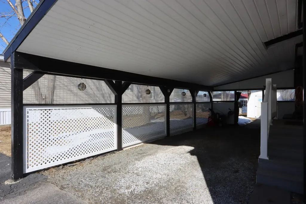 8 Harvest Lane Lewiston ME 04240