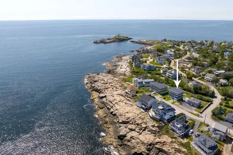 5 Nubble Point York ME 03909