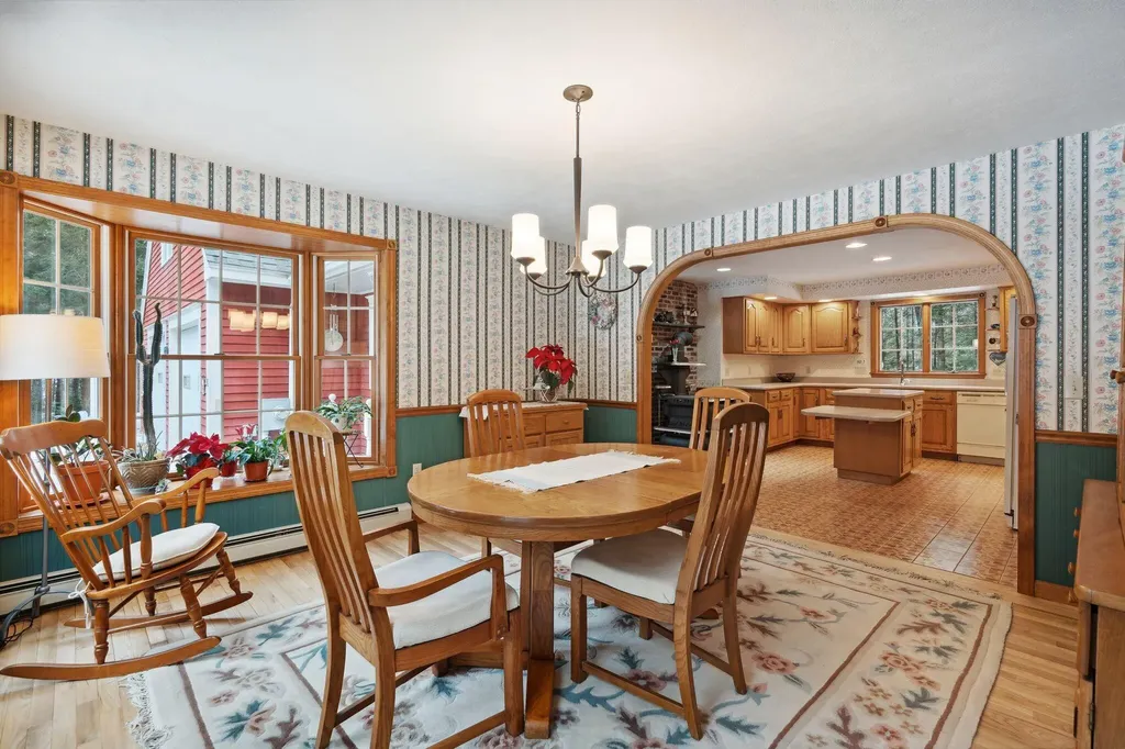 28 Coombs Road Topsham ME 04086