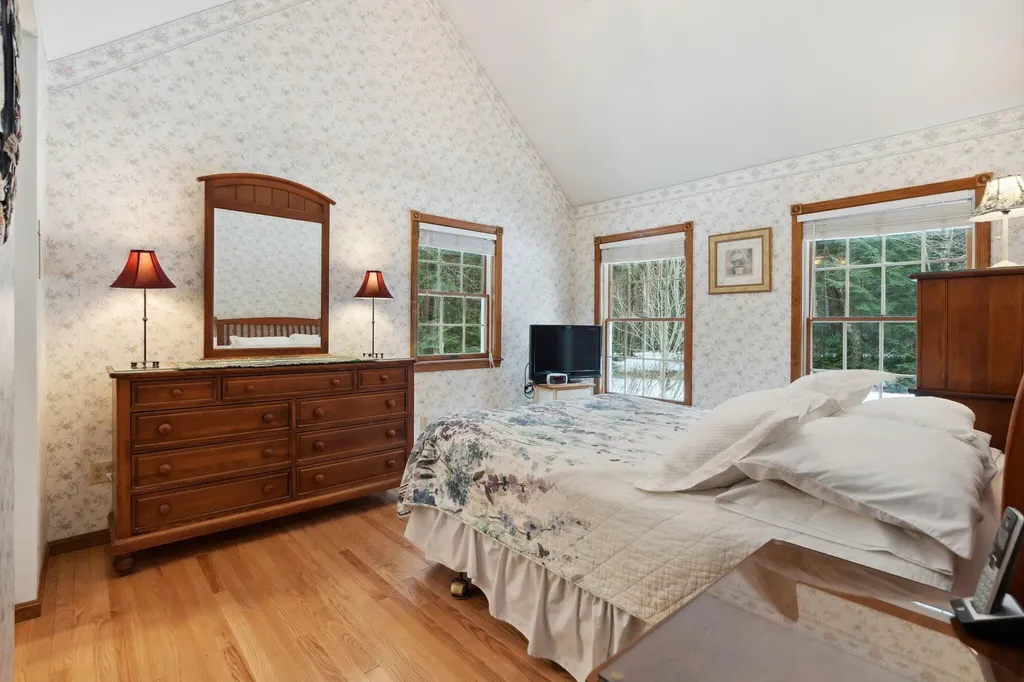 28 Coombs Road Topsham ME 04086