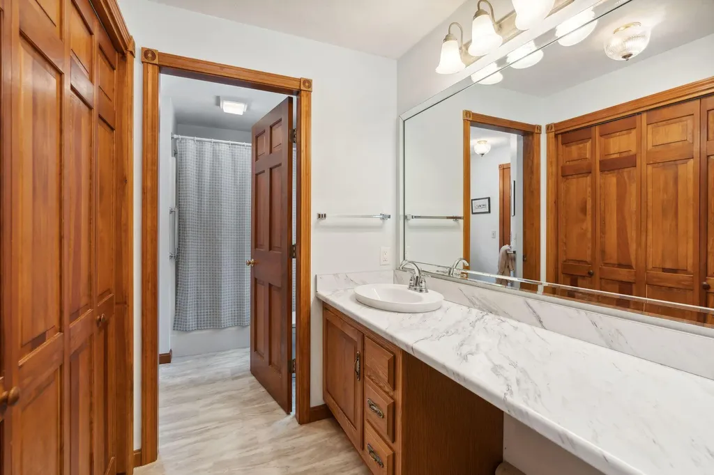 28 Coombs Road Topsham ME 04086