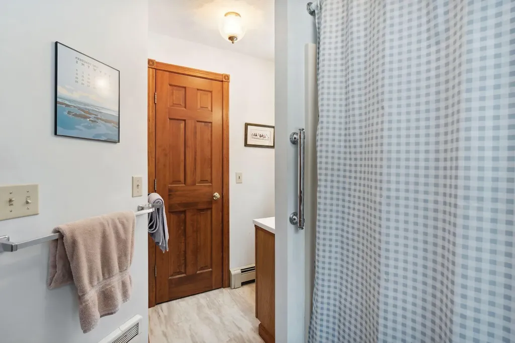 28 Coombs Road Topsham ME 04086