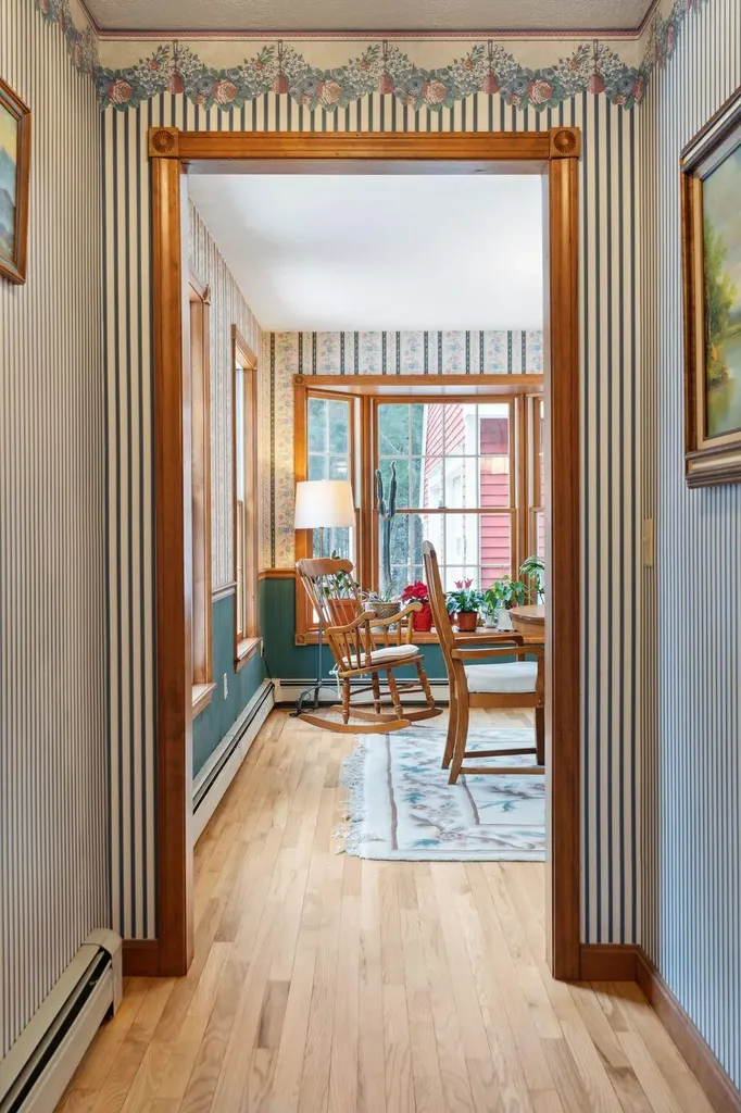 28 Coombs Road Topsham ME 04086