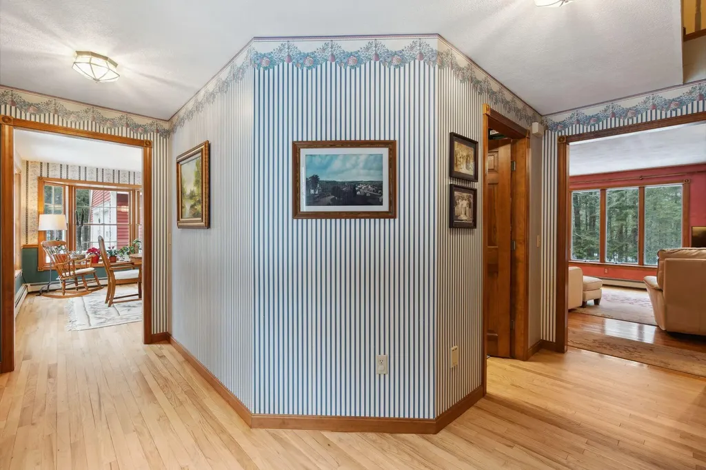 28 Coombs Road Topsham ME 04086