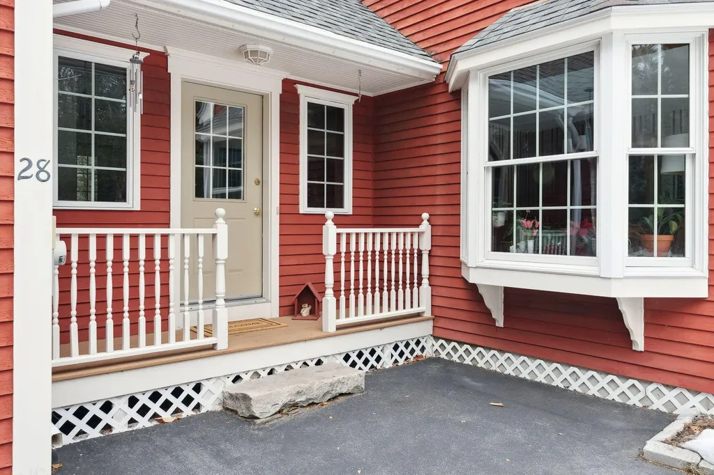 28 Coombs Road Topsham ME 04086