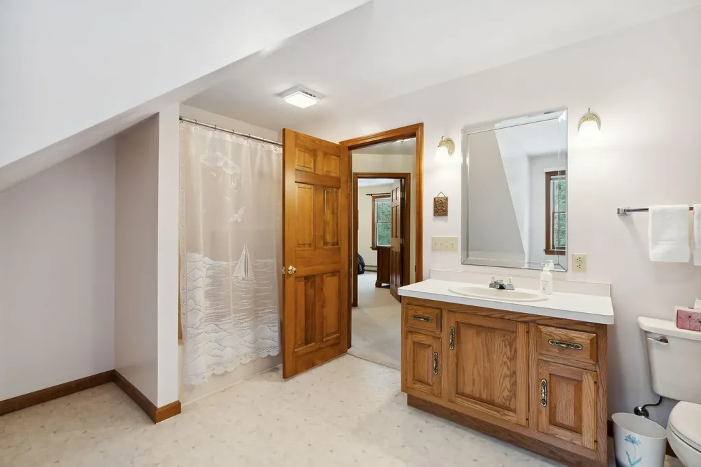 28 Coombs Road Topsham ME 04086