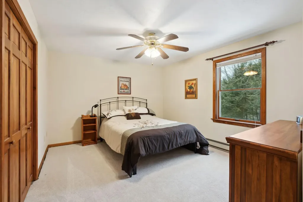28 Coombs Road Topsham ME 04086