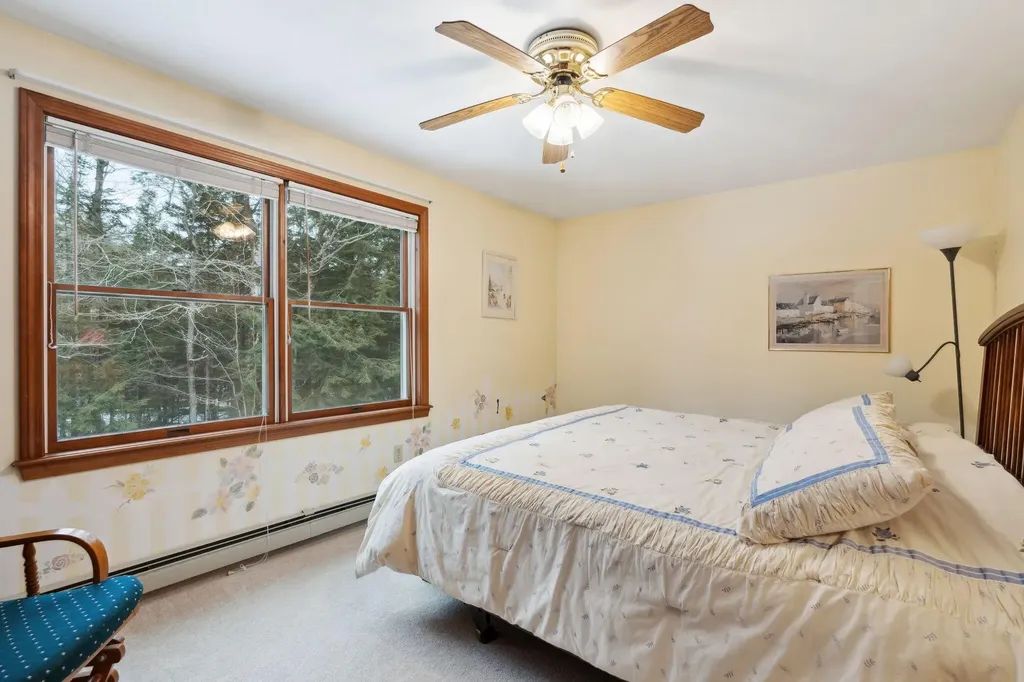 28 Coombs Road Topsham ME 04086