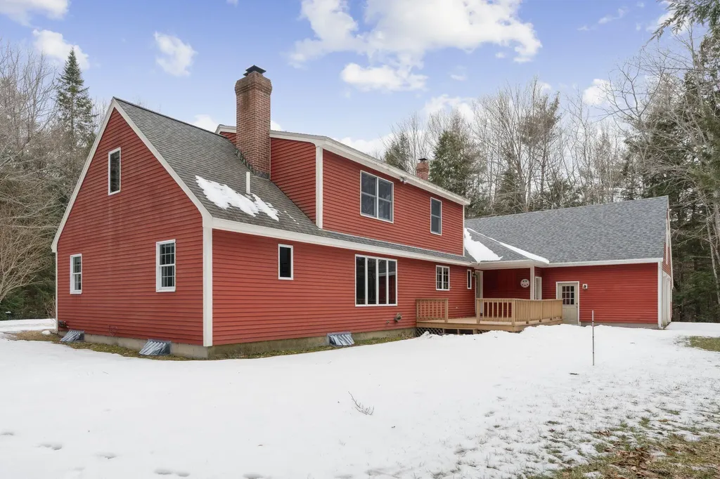 28 Coombs Road Topsham ME 04086