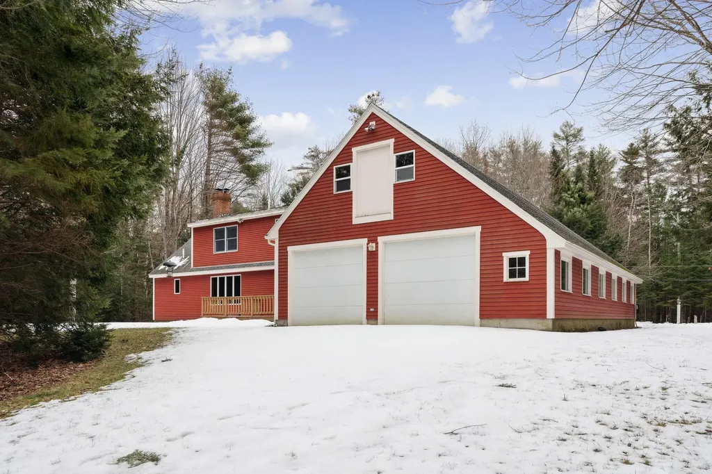 28 Coombs Road Topsham ME 04086