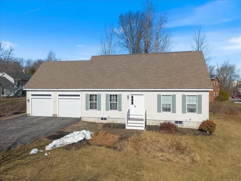 81 Acadia Drive Rockland ME 04841