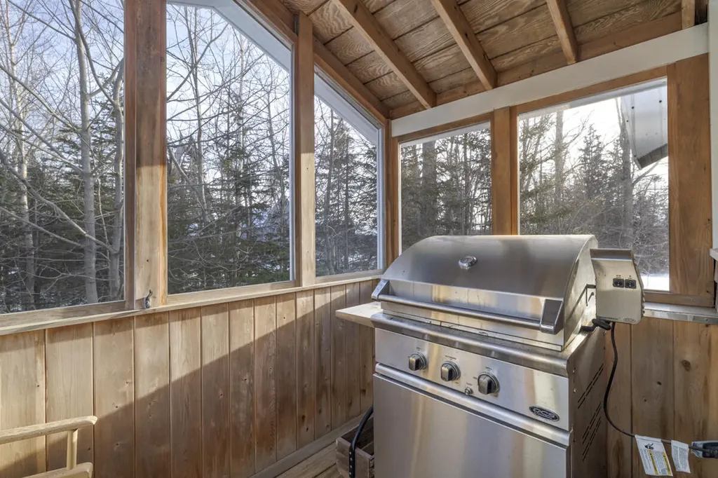 51 Fox Lane Brooklin ME 04616