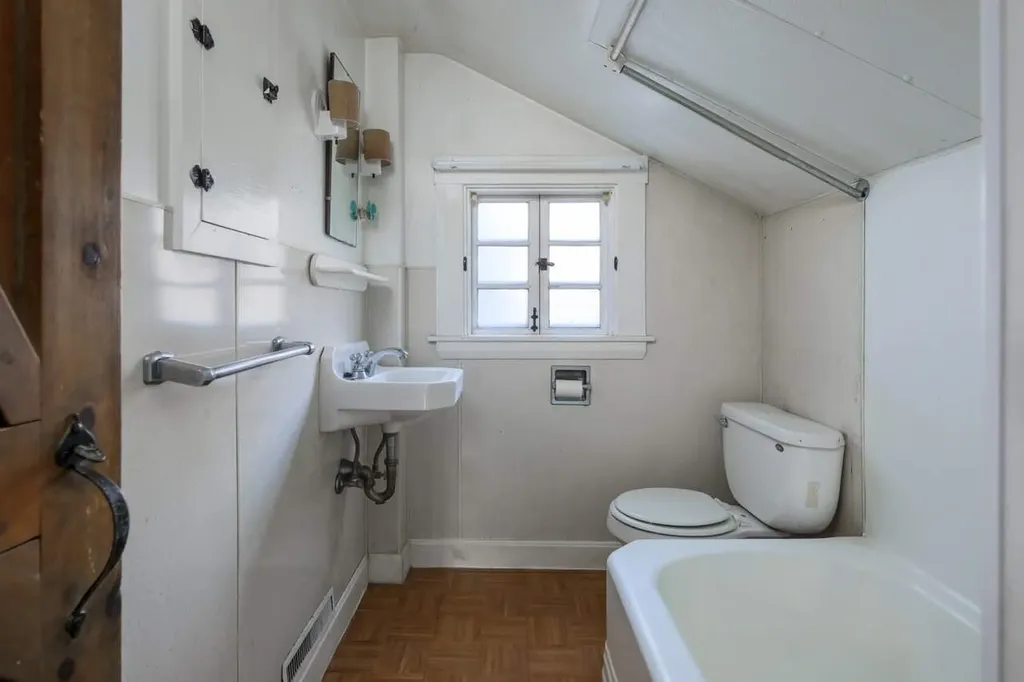 12 Folcutt Road Kittery ME 03905