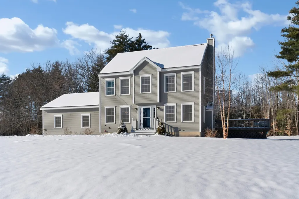 8 Farrington Road Gorham ME 04038