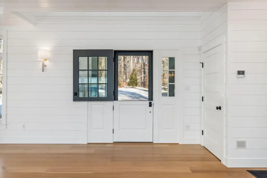 36 Murch Landing Road Raymond ME 04071