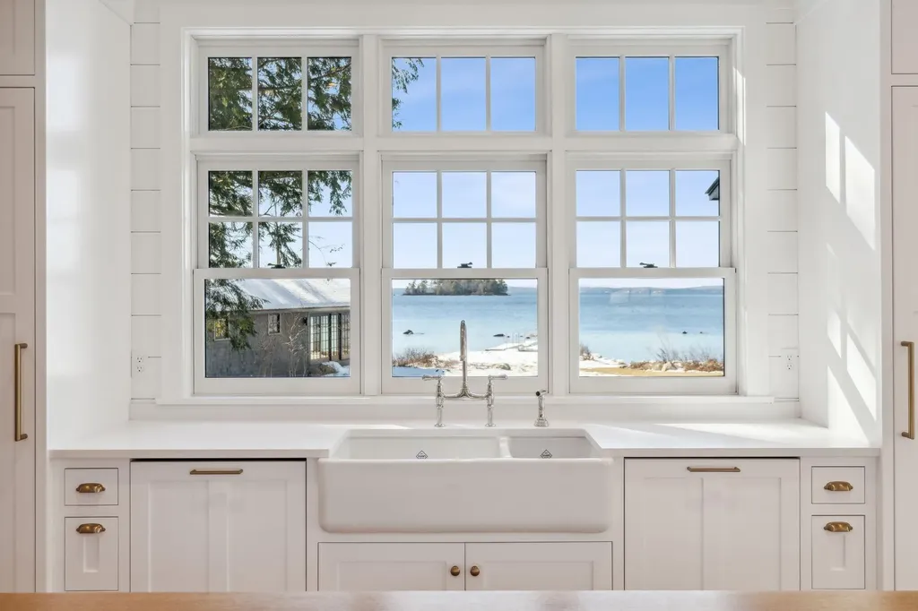 36 Murch Landing Road Raymond ME 04071