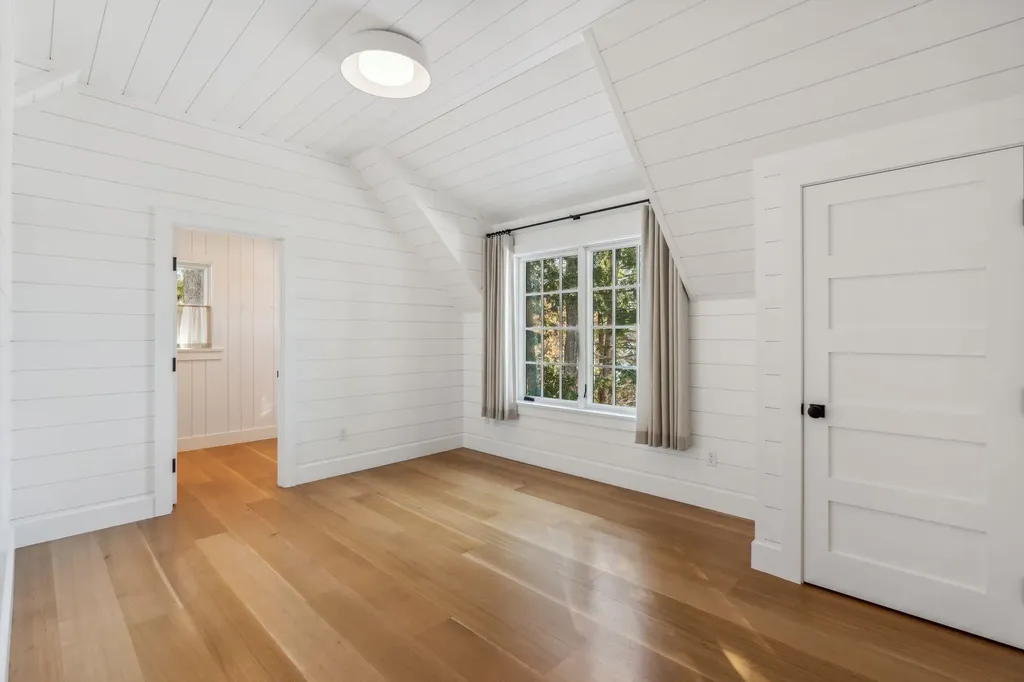 36 Murch Landing Road Raymond ME 04071