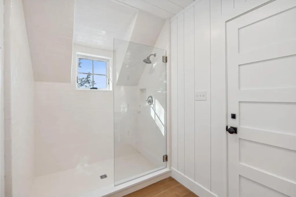 36 Murch Landing Road Raymond ME 04071