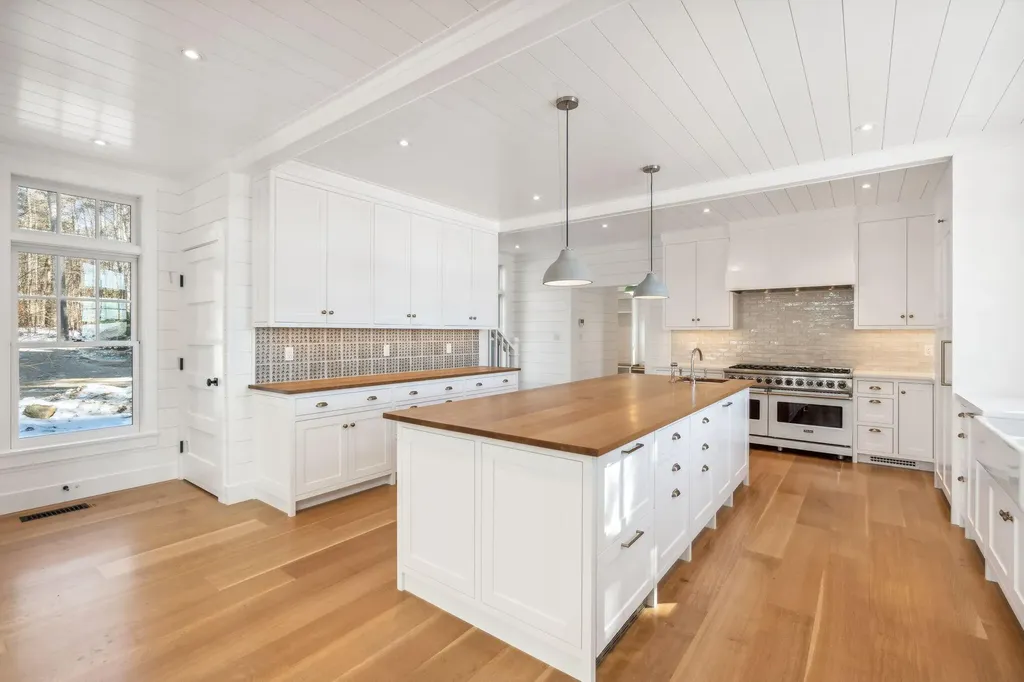 36 Murch Landing Road Raymond ME 04071