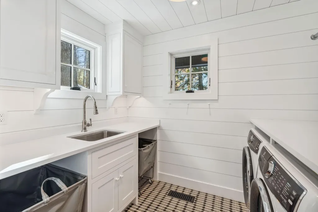 36 Murch Landing Road Raymond ME 04071