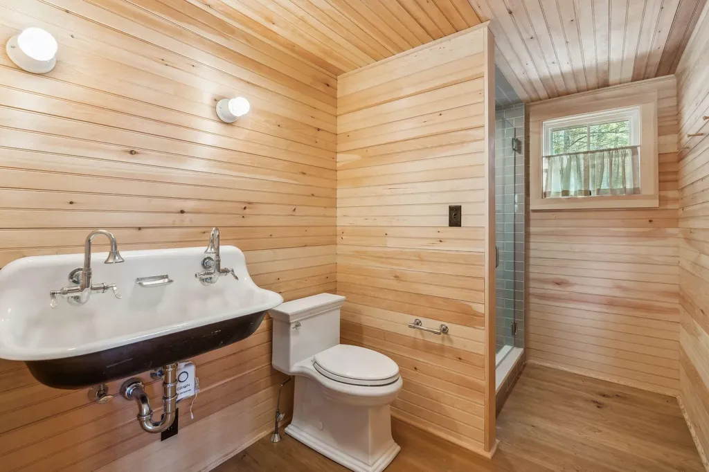 36 Murch Landing Road Raymond ME 04071