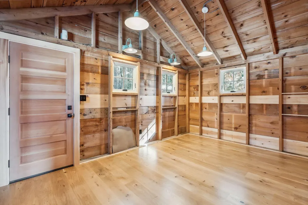 36 Murch Landing Road Raymond ME 04071