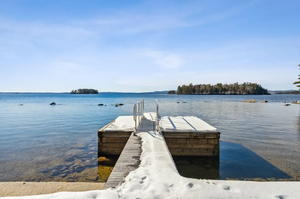 36 Murch Landing Road Raymond ME 04071