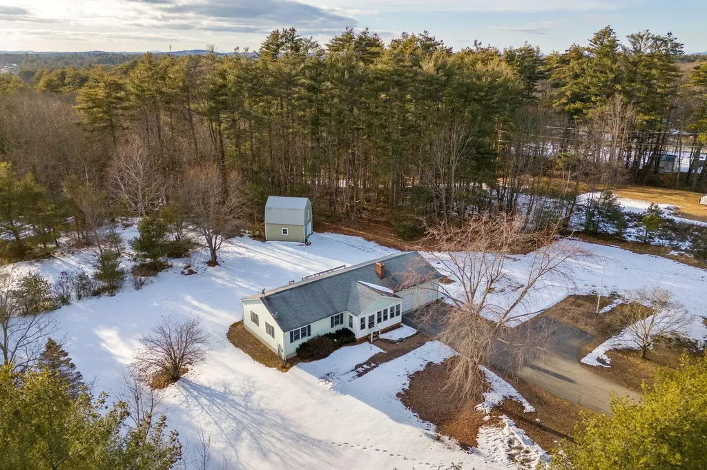 41 Long Plains Road Buxton ME 04093