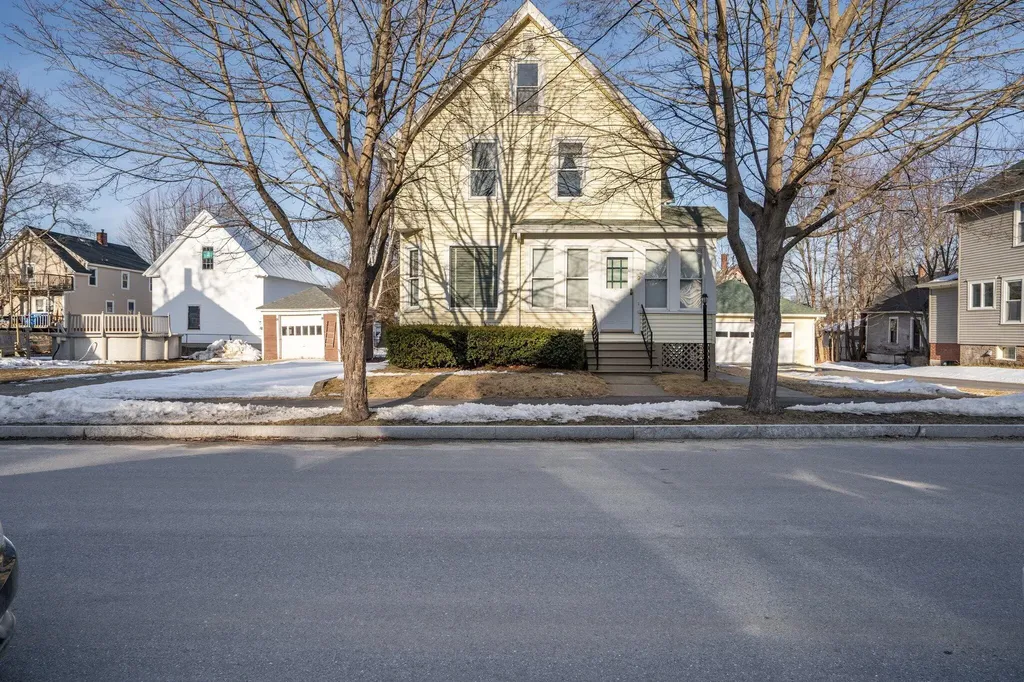 9 Josslyn Street Auburn ME 04210