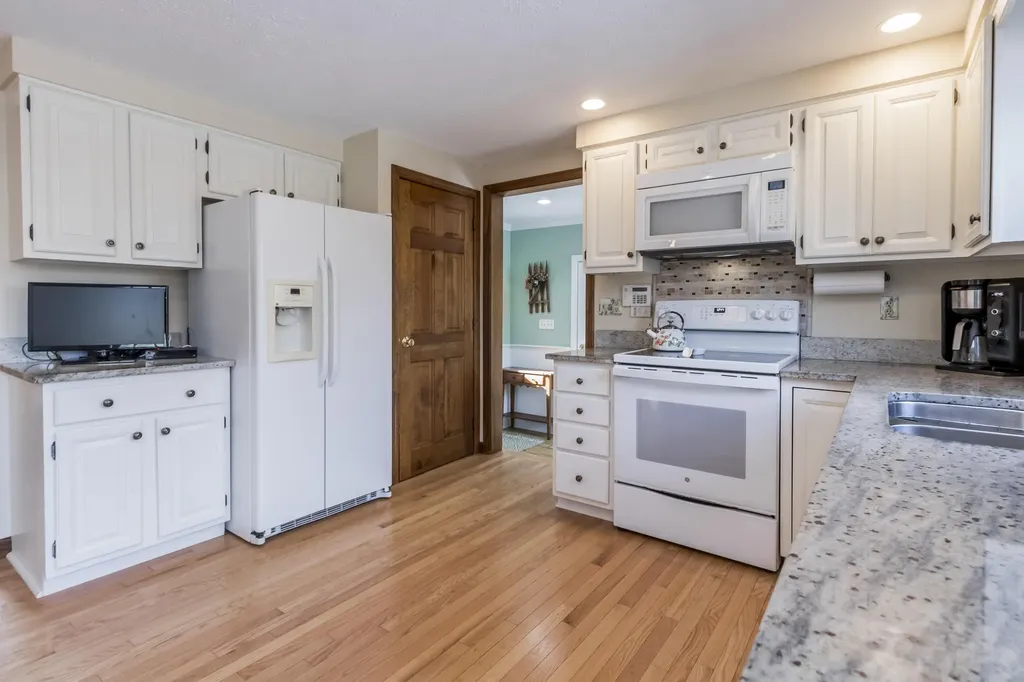 89 Clapboard Road Portland ME 04103