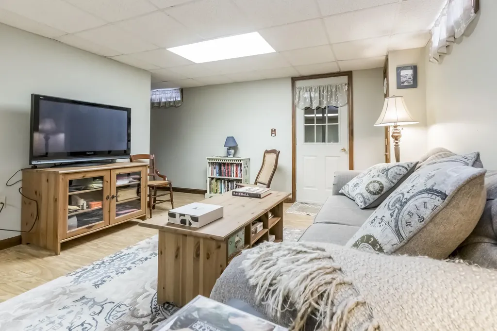 89 Clapboard Road Portland ME 04103