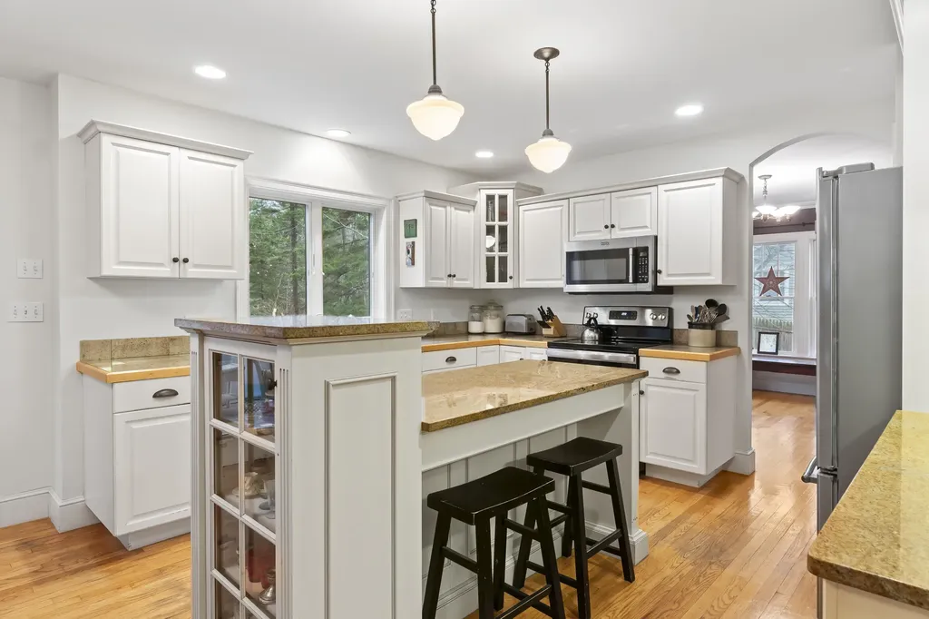 21 Cross Hill Road Cape Elizabeth ME 04107