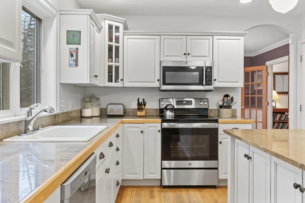 21 Cross Hill Road Cape Elizabeth ME 04107