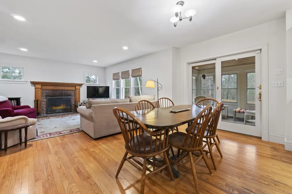 21 Cross Hill Road Cape Elizabeth ME 04107