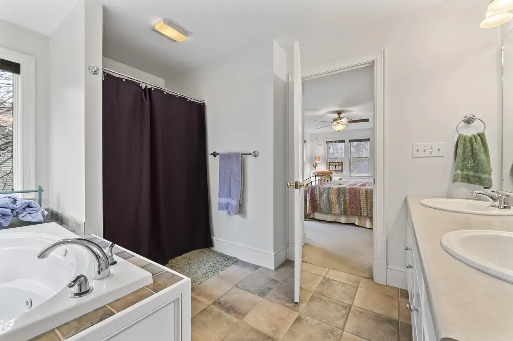 21 Cross Hill Road Cape Elizabeth ME 04107