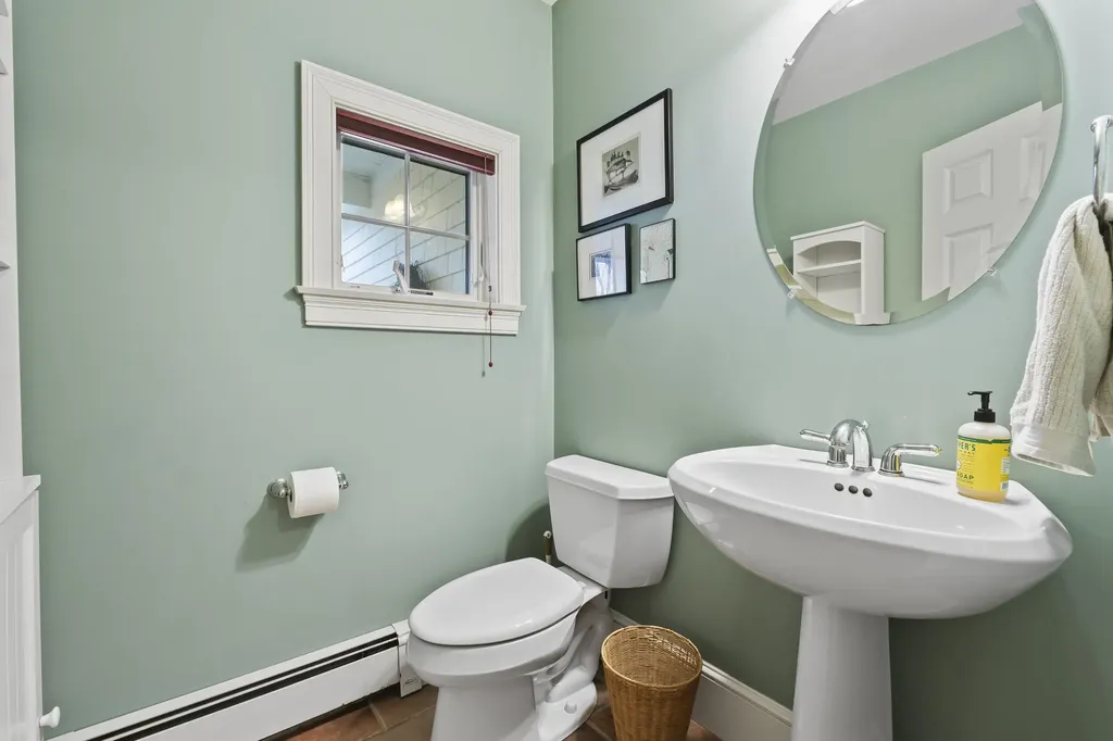 21 Cross Hill Road Cape Elizabeth ME 04107