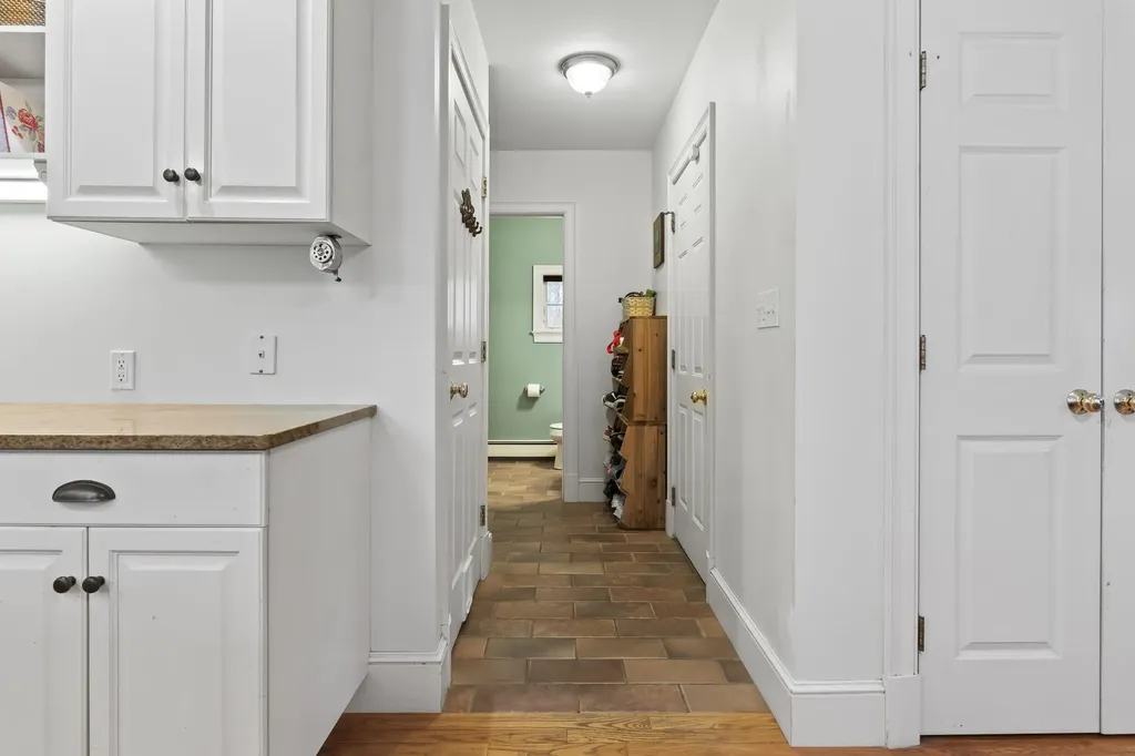 21 Cross Hill Road Cape Elizabeth ME 04107