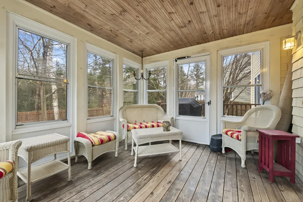 21 Cross Hill Road Cape Elizabeth ME 04107