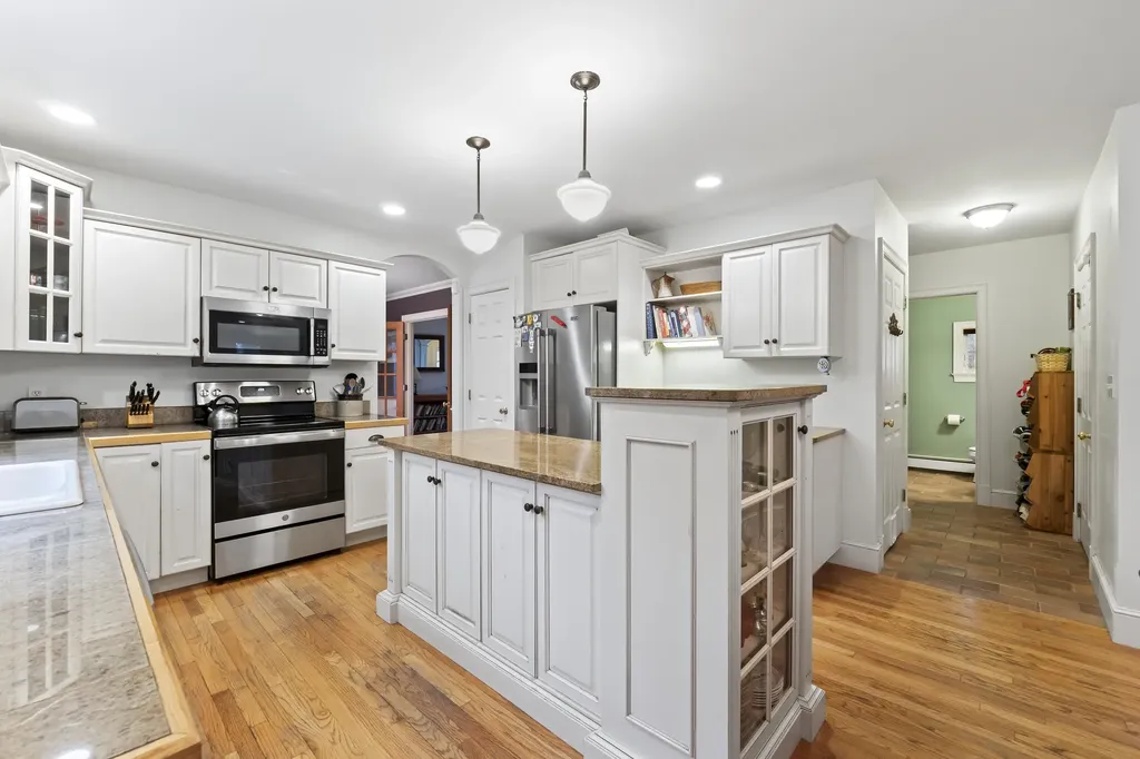 21 Cross Hill Road Cape Elizabeth ME 04107