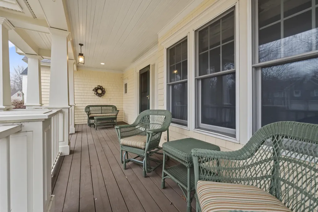 21 Cross Hill Road Cape Elizabeth ME 04107