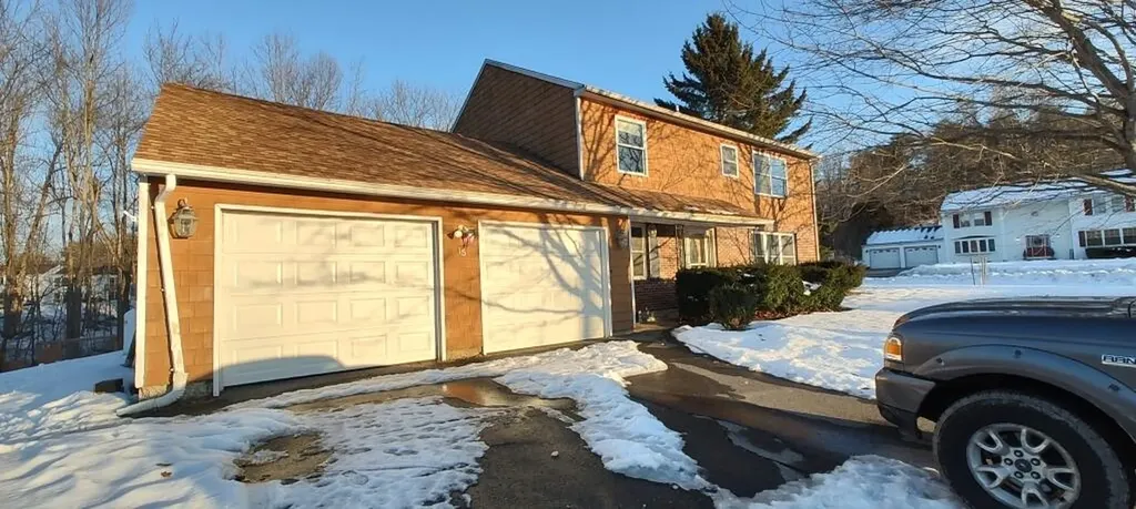 15 Karen Drive Gardiner ME 04345