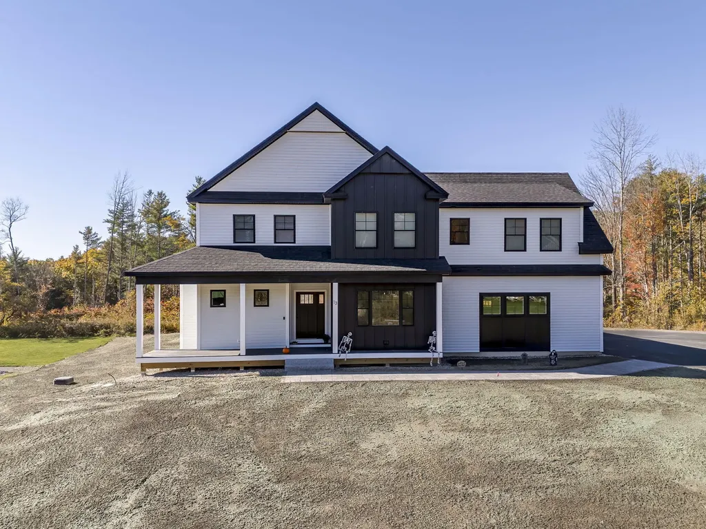 13 Eagles Lane Falmouth ME 04105