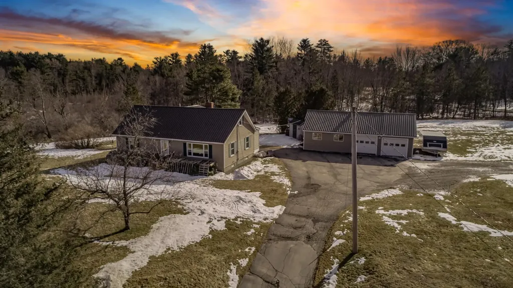 579 Western Avenue Hampden ME 04444