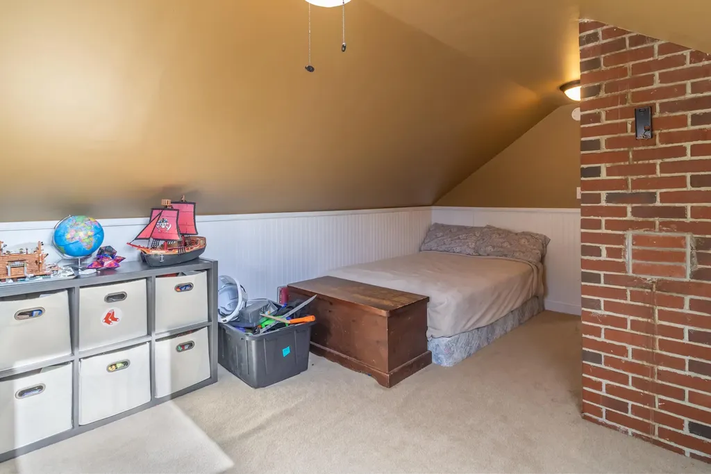 579 Western Avenue Hampden ME 04444