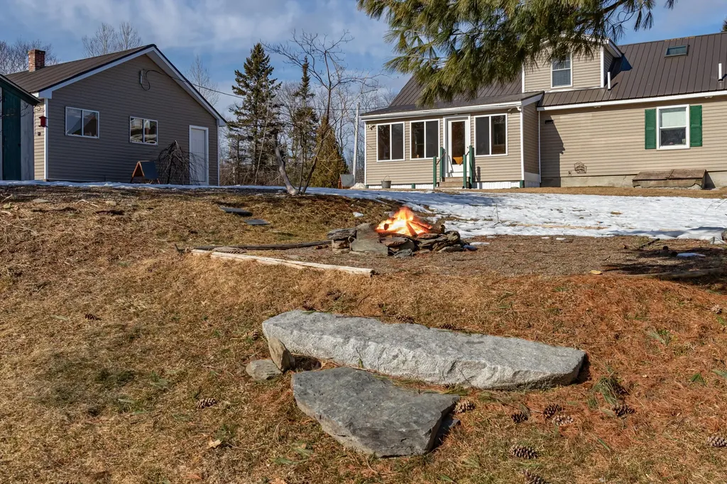 579 Western Avenue Hampden ME 04444